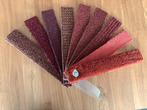 Bunch met staaltjes tapijt vloerbedekking - rood (1), Ophalen of Verzenden, Zo goed als nieuw, Materiaal