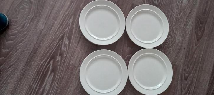 4 Royal Boch borden, Huis en Inrichting, Keuken | Servies, Nieuw, Bord(en), Effen, Porselein, Ophalen of Verzenden