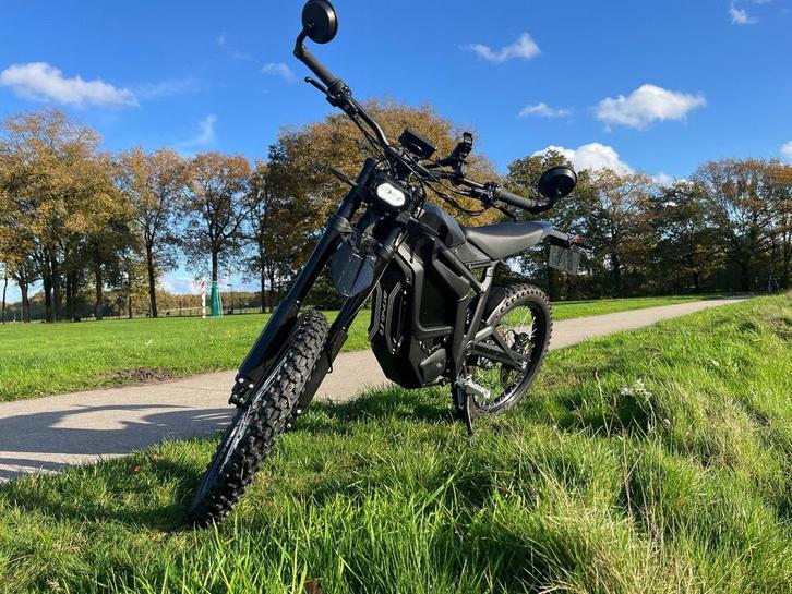 Nieuwstaat! Talaria Sting R - Elektrische Crossbrommer, Fietsen en Brommers, Brommers | Crossbrommers, Zo goed als nieuw, Overige merken