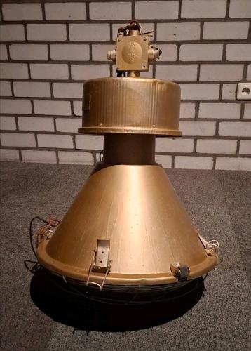 Stoere industriële kooilamp afkomstig uit fabriek 50 x 70 cm beschikbaar voor biedingen