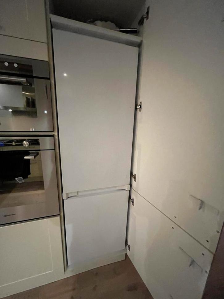 Whirlpool Koelkast met Vriesvak - ART 450-A/2, Witgoed en Apparatuur, Koelkasten en IJskasten, Gebruikt, Met vriesvak, 200 liter of meer