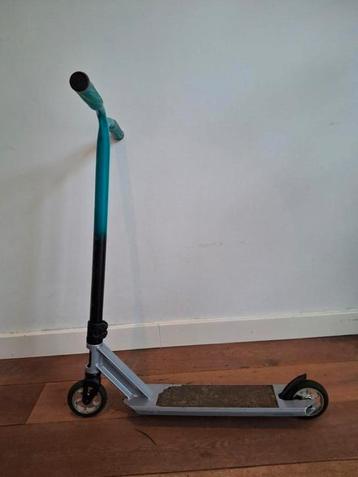 Zeer goede stuntstep oxelo beschikbaar voor biedingen