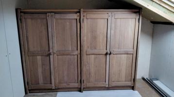 Massief eiken kleerkast beschikbaar voor biedingen