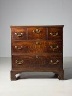 Engelse ladekast 18e eeuw eiken