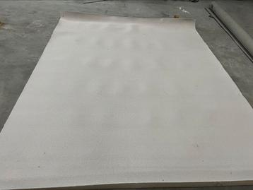 Wit tapijt / vloerkleed beschikbaar voor biedingen
