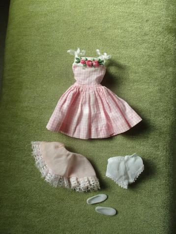  Vintage  barbie Skipper kleding 4 delig mattel j 60 beschikbaar voor biedingen