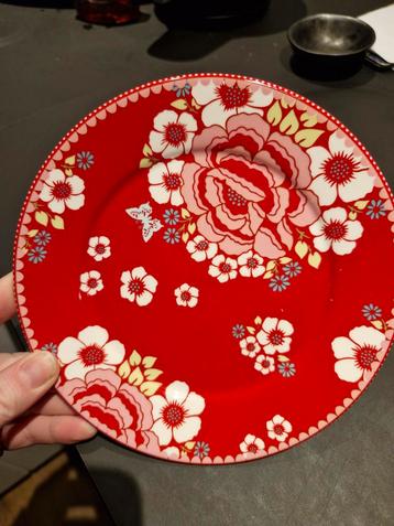 Rode Room Seven Gebaksbordjes met bloemen - 17 stuks beschikbaar voor biedingen