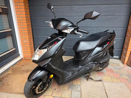 SYM ORBIT 3, 2018, 14000km zwart carbon 4takt 40kmh, Fietsen en Brommers, Scooters | SYM, Gebruikt, Orbit, Benzine, Ophalen