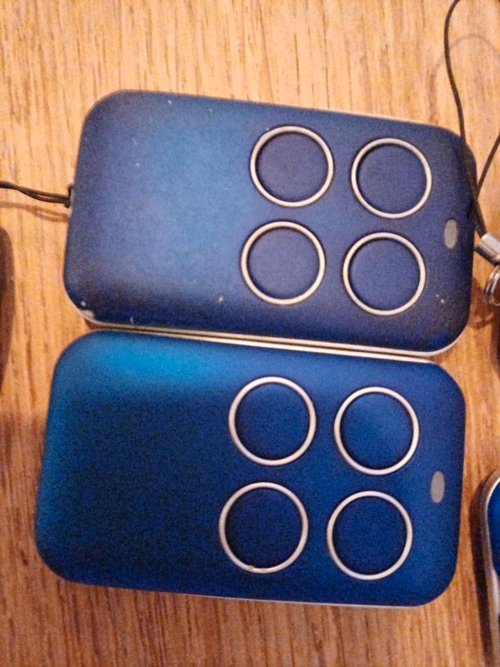 Handzenders voor garagedeur en toegangshek, Telecommunicatie, Mobiele telefoons | Hoesjes en Frontjes | Apple iPhone, Nieuw, Ophalen of Verzenden