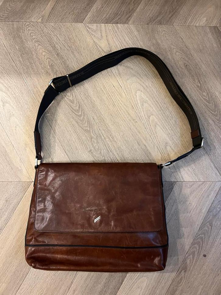 Daniel Hechter Leren Tas, Sieraden, Tassen en Uiterlijk, Tassen | Schoudertassen, Gebruikt, Overige merken, Bruin, Leer, Ophalen of Verzenden