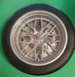 Klok Autoband model, Ophalen of Verzenden, Zo goed als nieuw, Analoog, Wandklok