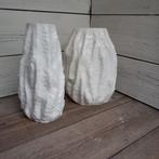 Set van 2 glazen vazen van Ingrid Glashütte., Wit, Ophalen of Verzenden, Minder dan 50 cm, Glas
