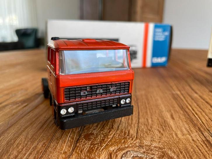 DAF 2800 Lion Toys container oplegger., Hobby en Vrije tijd, Modelauto's | 1:50, Zo goed als nieuw, Bus of Vrachtwagen, Lion Toys
