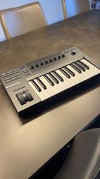 Komplete Kontrol A25 – Zo goed als nieuw – Originele doos, Ophalen of Verzenden, Zo goed als nieuw