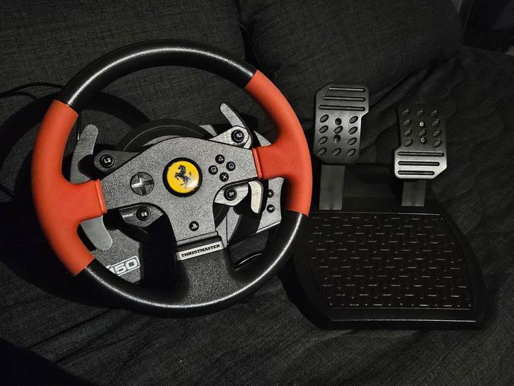 Thrustmaster T150 Ferrari Force Feedback Stuur, Spelcomputers en Games, Spelcomputers | Overige, Zo goed als nieuw, Ophalen of Verzenden