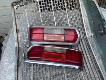 Mercedes w108 achterlichten met rood knipperlicht beschikbaar voor biedingen