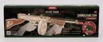 Robotime Thompson Submachine Gun LQB01 Bouwpakket Nieuw, Groter dan 1:32, Nieuw, Ophalen of Verzenden, Robotime