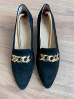 Gabor maat 6 of 39 zgan zwart suede gouden gesp hak klassiek, Kleding | Dames, Schoenen, Ophalen of Verzenden, Zo goed als nieuw
