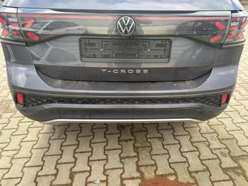 Achterlicht balk links + rechts van een Volkswagen T-Cross beschikbaar voor biedingen