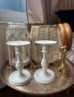 Twee romantische brocante kandelaren in wit / crème, Overige materialen, Ophalen of Verzenden, Zo goed als nieuw, Crème
