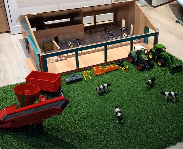 Kids Globe koeienstal met veel attributen trekkers e.d. siku, Kinderen en Baby's, Speelgoed | Overig, Jongen of Meisje, Ophalen