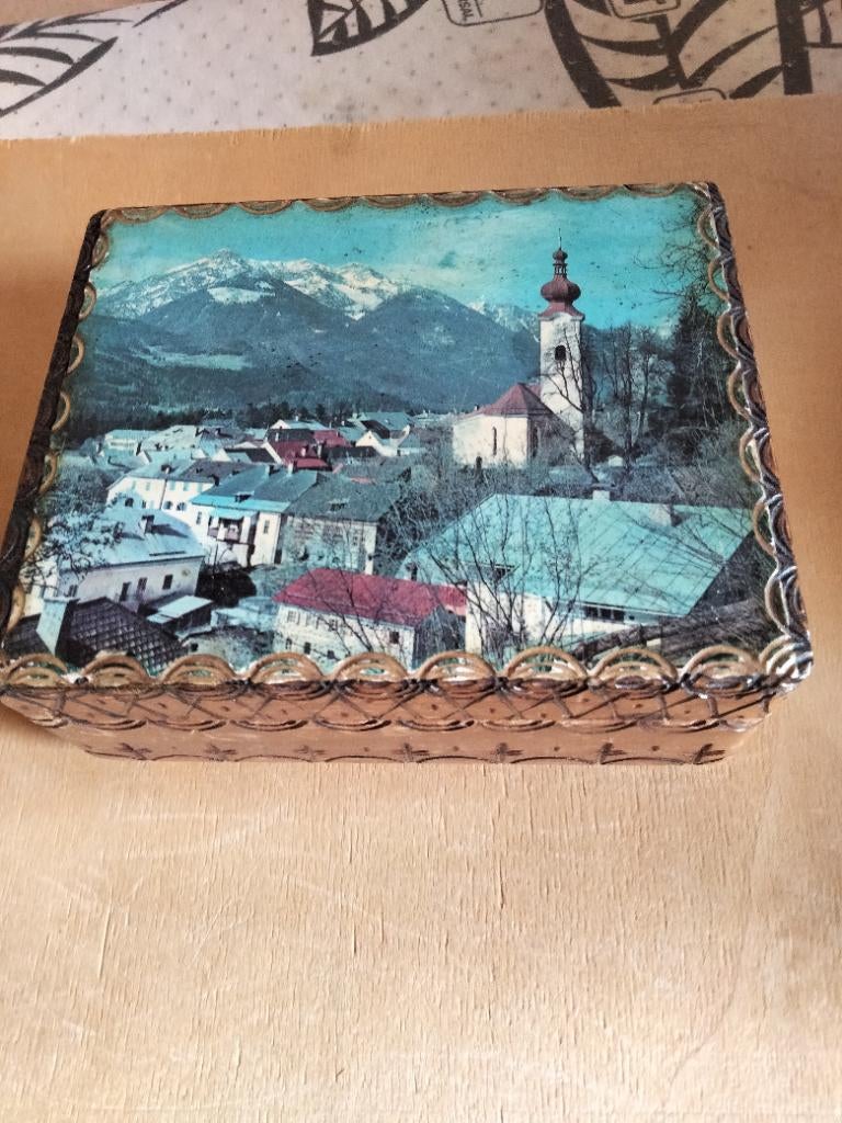 MAGT Muziekdoos, vintage, 12 sterrenbeelden, roterende godin fonkelende