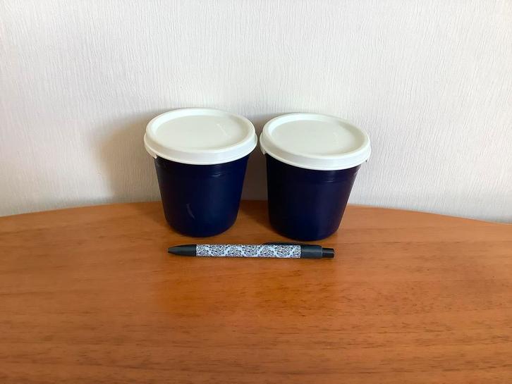 Tupperware 2 Drinkbekers met deksels Inhoud 300 ml. €4,00., Huis en Inrichting, Keuken | Tupperware, Zo goed als nieuw, Beker of Kan