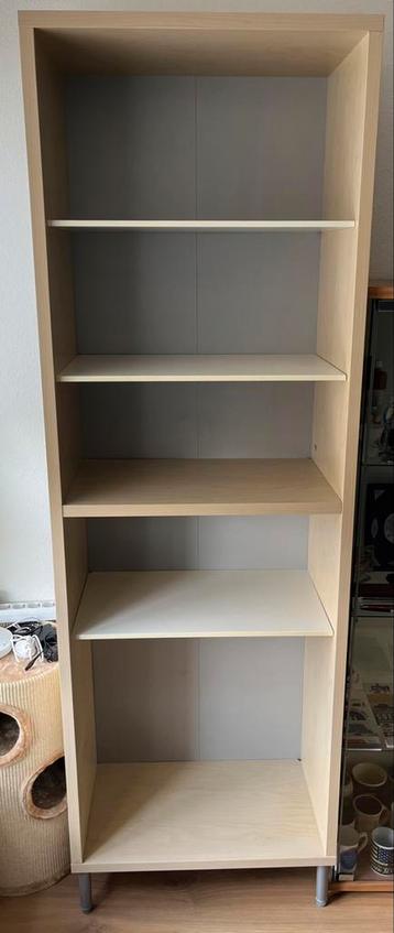 Ikea boekenkast beschikbaar voor biedingen