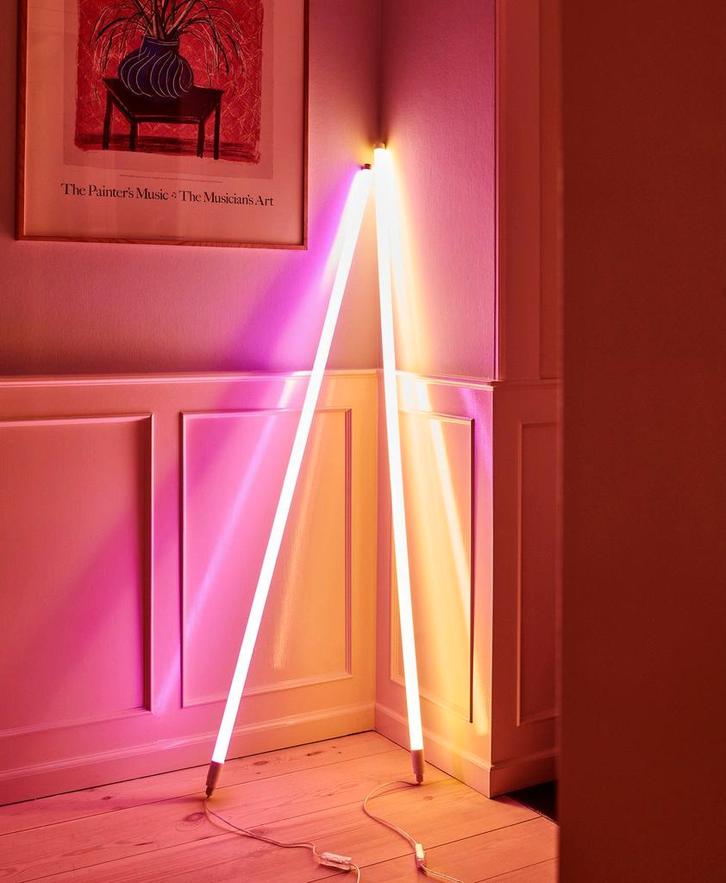 3x Hay Neon Tube Led - Roze, Geel, Blauw - Nieuwstaat!, Huis en Inrichting, Lampen | Vloerlampen, Nieuw, 100 tot 150 cm, Kunststof