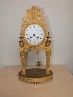 Brons vergulde pendule Egypte steil, Antiek en Kunst, Antiek | Klokken, Ophalen of Verzenden