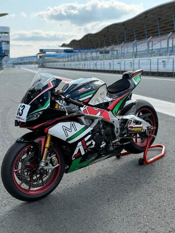 Aprilia RSV4 RF 2017 circuitmotor (Ohlins, ARP, Akrapovic) beschikbaar voor biedingen