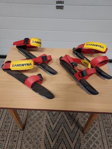 2 paar Zandstra schaatsen: kind & volwassen beschikbaar voor biedingen