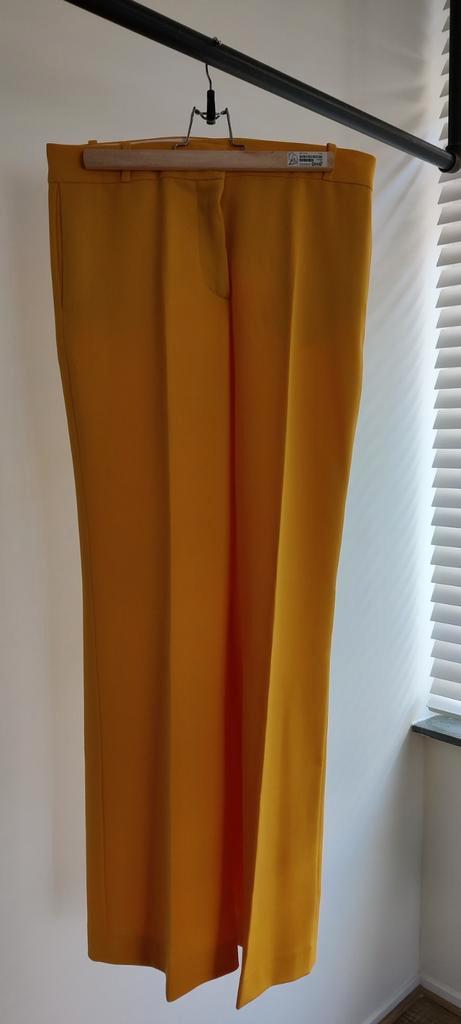 ​Zara gele/mosterdgele pantalon maat M (38)., Kleding | Dames, Broeken en Pantalons, Zo goed als nieuw, Maat 38/40 (M), Geel, Lang
