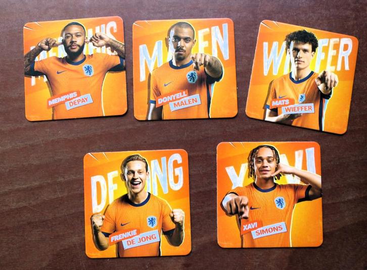 AH voetbalplaatjes/onderzetters, Verzamelen, Supermarktacties, Albert Heijn, Ophalen