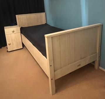 Bed 1 persoon beschikbaar voor biedingen
