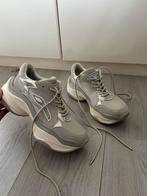 Kendall + Kylie sneakers met hoge zool, Ophalen of Verzenden, Grijs, Kendall + Kylie, Sneakers of Gympen