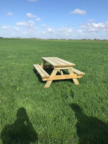 Duurzame geimpregneerde handgemaakte picknicktafel tuintafel beschikbaar voor biedingen