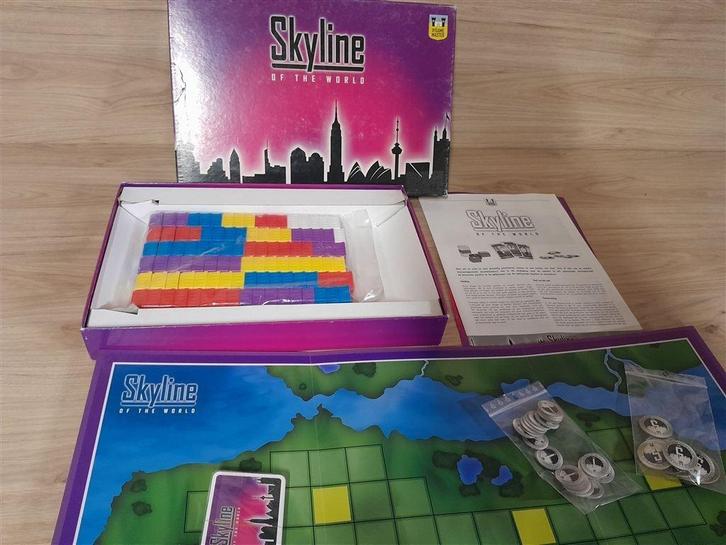 skyline at the world roze doos [s1168], Hobby en Vrije tijd, Gezelschapsspellen | Bordspellen, Zo goed als nieuw, Ophalen of Verzenden