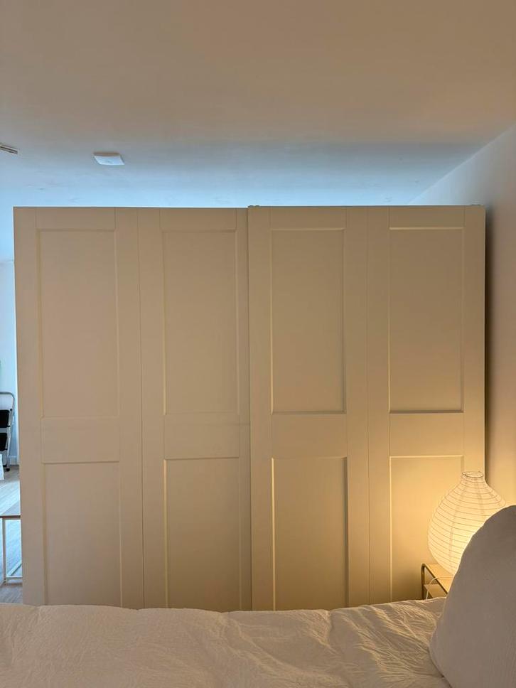 Moderne witte kledingkast (Pax/Grimo IKEA), Huis en Inrichting, Kasten | Kledingkasten, 200 cm of meer, 150 tot 200 cm, 50 tot 75 cm