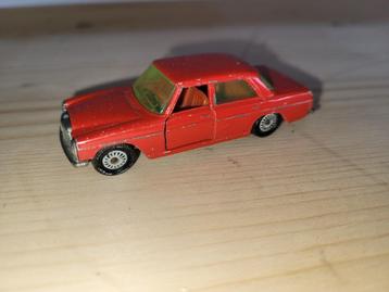 rood mercedes 250 beschikbaar voor biedingen