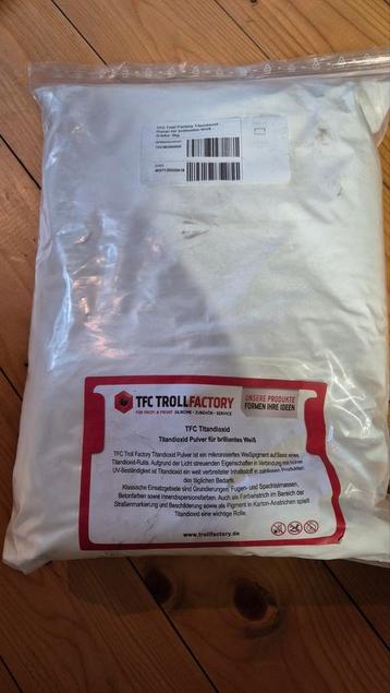 5 kg titaniumdioxide beschikbaar voor biedingen