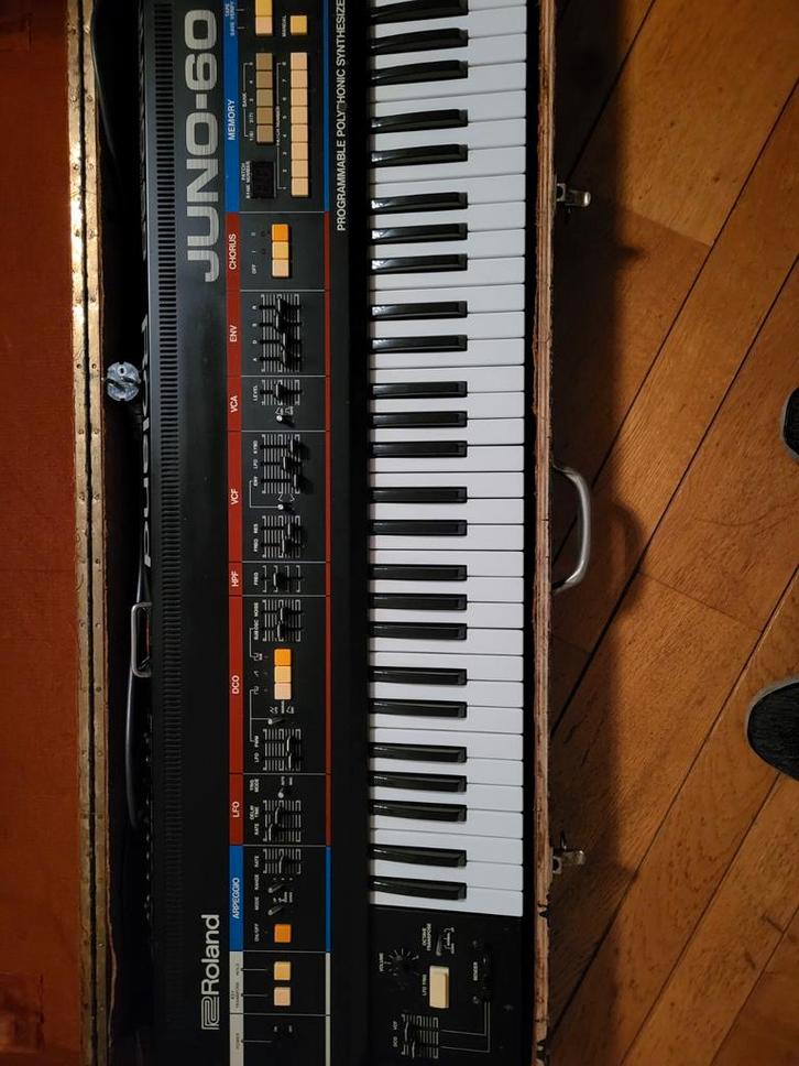 Roland Juno-60 Synthesizer - Klassieker!, Muziek en Instrumenten, Synthesizers, Gebruikt, 61 toetsen, Roland, Ophalen of Verzenden