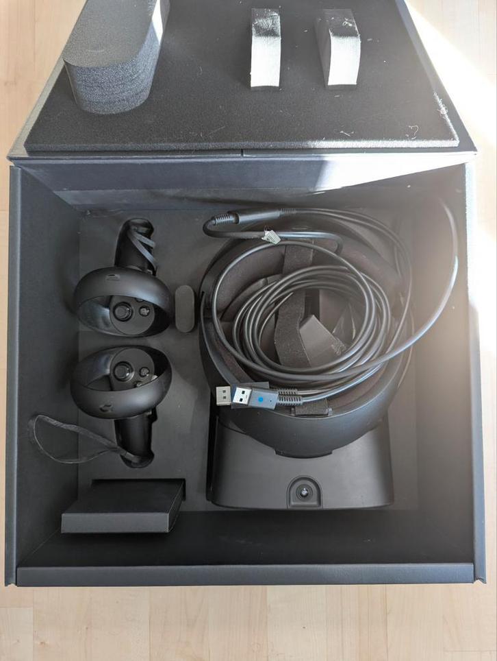 Oculus Rift S  - Incl. Doos, Spelcomputers en Games, Virtual Reality, Pc, Ophalen