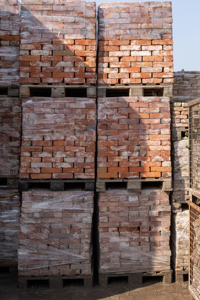 Oude oranje rode Groninger gladde steen ca 21 x 5.5cm 300M2!, Doe-het-zelf en Verbouw, Metselstenen, Gebruikt, Bakstenen, Ophalen of Verzenden