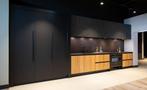 Moderne keuken met inductiefornuis en Quooker, Ophalen, Overige materialen, Bruin, Nieuw
