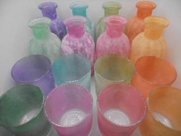 GLAZEN FLES en THEELICHT PASTEL TINTEN SET NIEUW beschikbaar voor biedingen