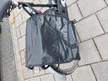 Zwarte Waterdichte Fietstassen - Zo goed als nieuw! beschikbaar voor biedingen