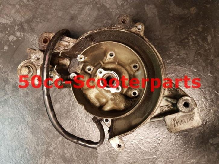 Carterhelft Rh Sym Jet Basix 11100-T5C-000 Gebruikt, Motoren, Tuning en Styling, Ophalen of Verzenden