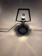 Gispen Outline Tafellamp Small - Minimalistisch Design, Huis en Inrichting, Lampen | Tafellampen, Ophalen of Verzenden, Nieuw