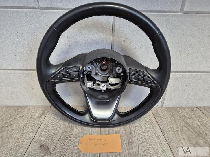 Toyota Yaris 4 2020 - 2025 lederen stuur met knoppen acc €75, Auto-onderdelen, Besturing, Toyota, Gebruikt, Ophalen of Verzenden